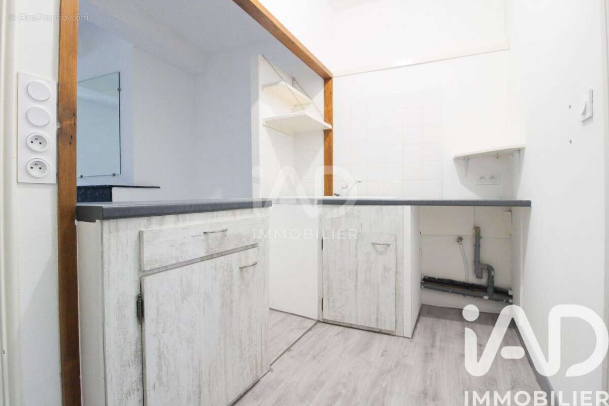Appartement 40 m² à Saint-Affrique  - photo 7