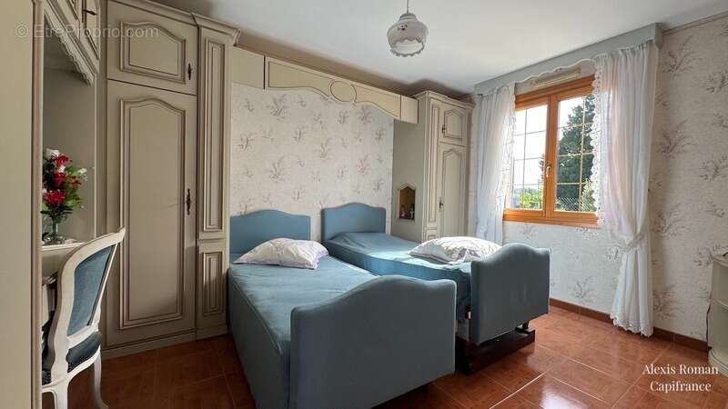 Plain-pied 148 m², DPE A sur 3 700 m² de terrain – Géothermie, double garage et jardin clos - photo 7