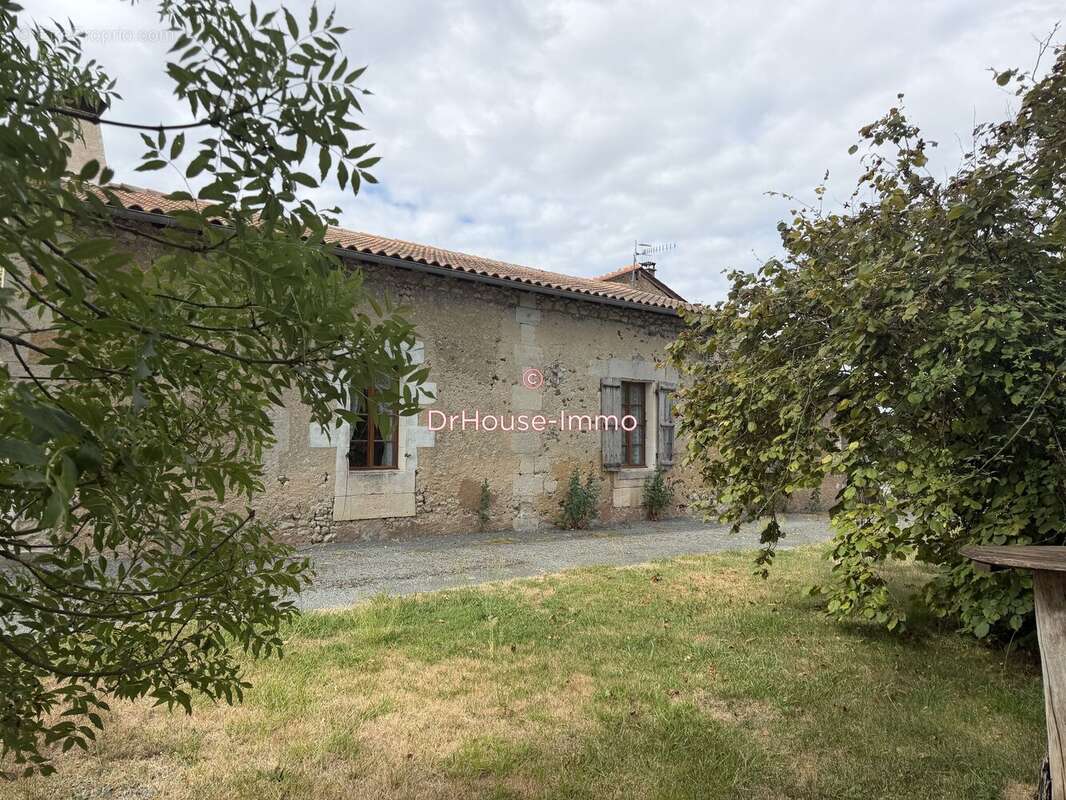 Maison 139 m² à Riberac  - photo 8