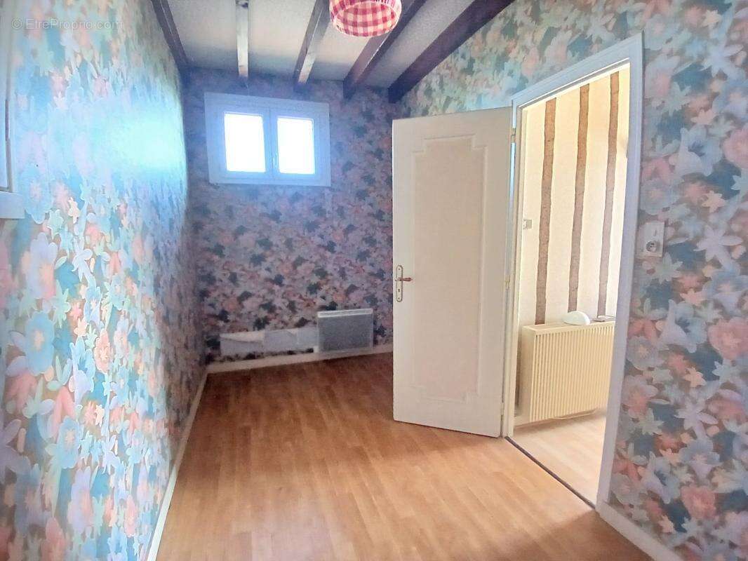 Maison familiale avec piscine   Gare TGV d'Angoulême à proxi - photo 17
