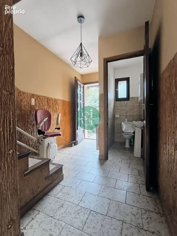 Maison familiale 100m2 avec garage et jardin - fort potentiel - sanary - photo 13