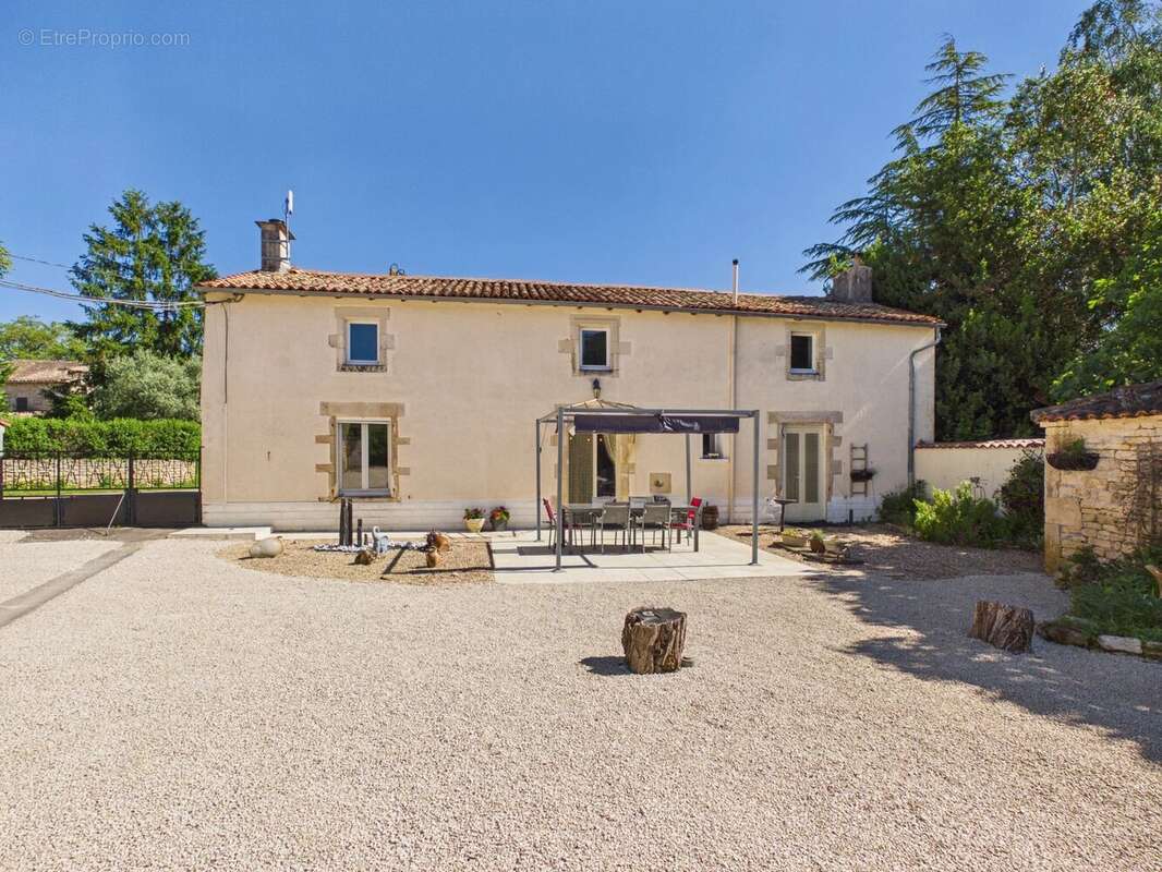 Maison à LA FORET-DE-TESSE