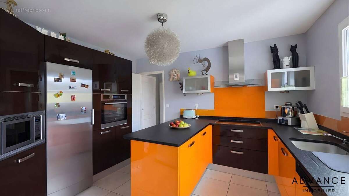 Maison à LA SALVETAT-SAINT-GILLES