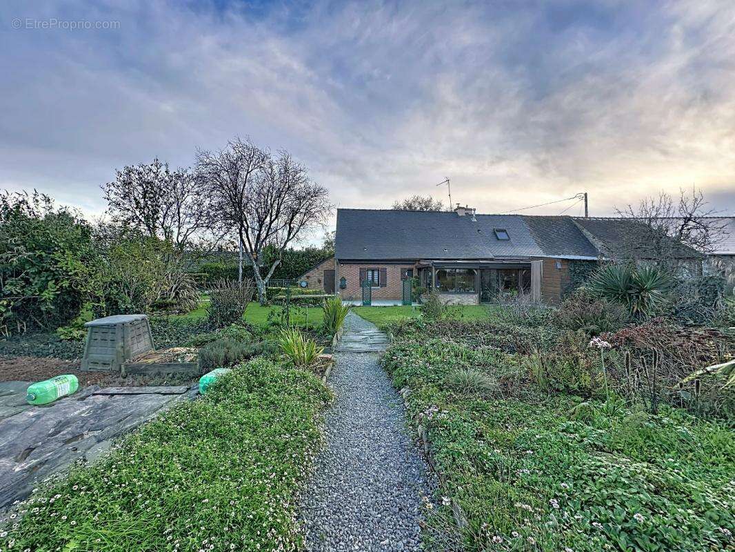 Maison à GUEMENE-PENFAO