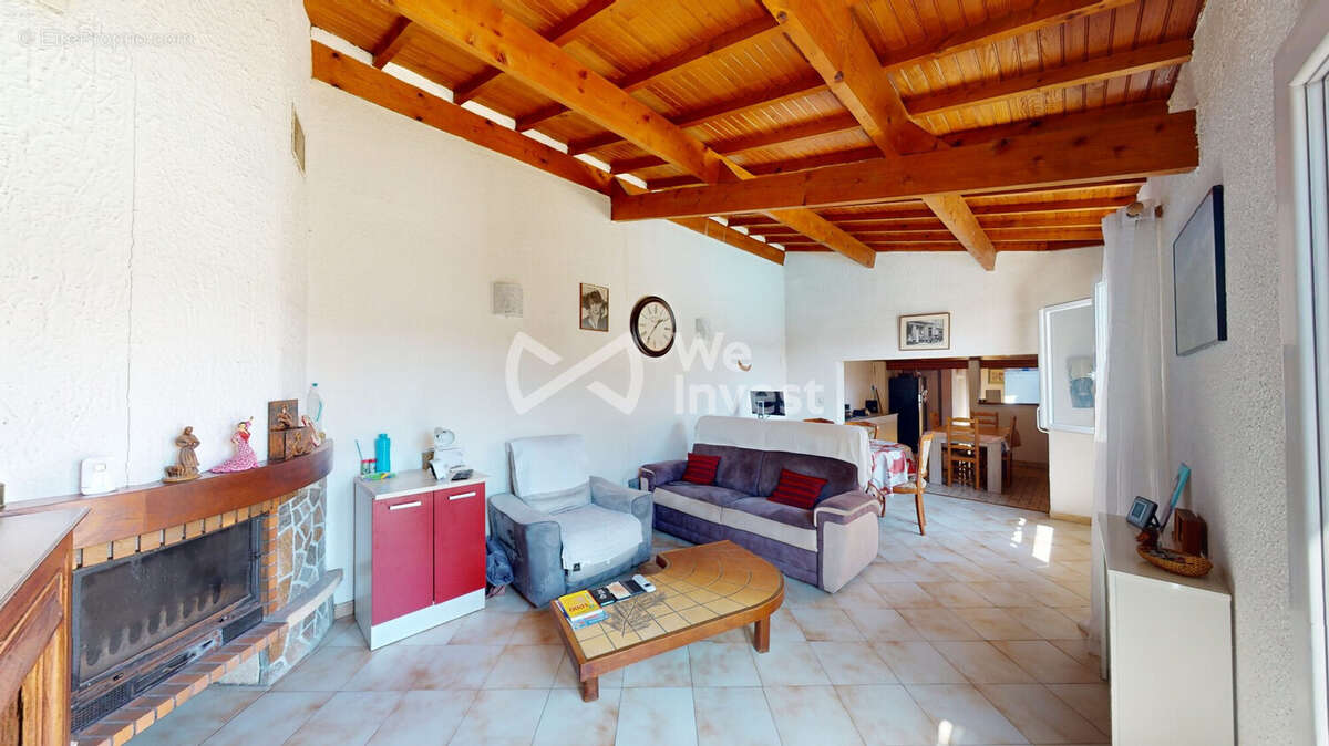 Commerce à SAINT-JEAN-DE-VEDAS