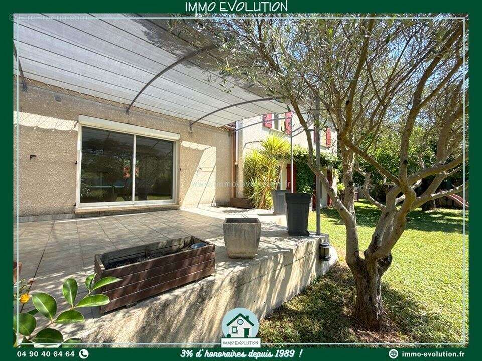 Maison à CAMARET-SUR-AIGUES