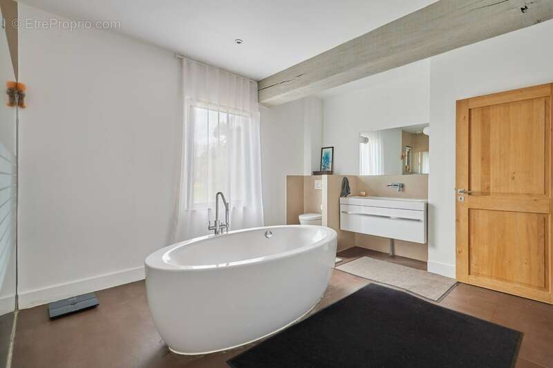 Maison à PONT-L'EVEQUE