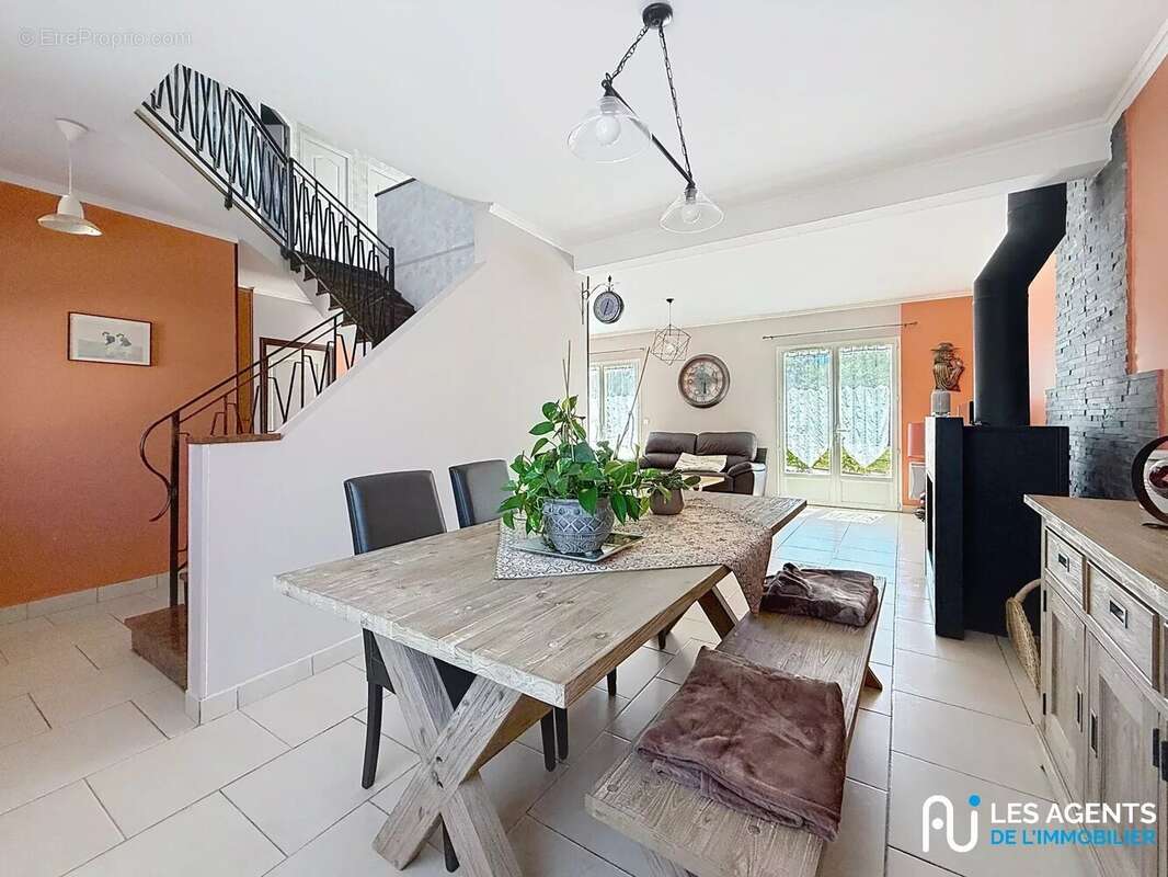 Maison 154 m² à Ormes  - photo 4