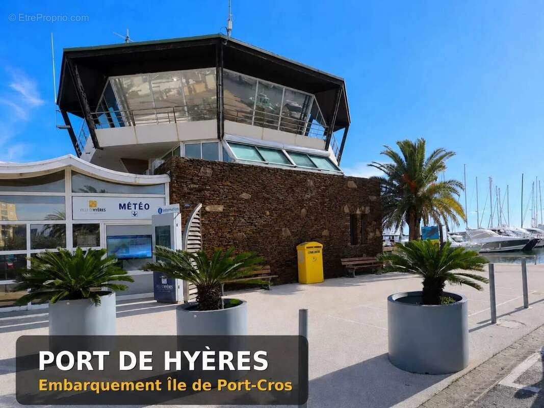 Terrain à HYERES