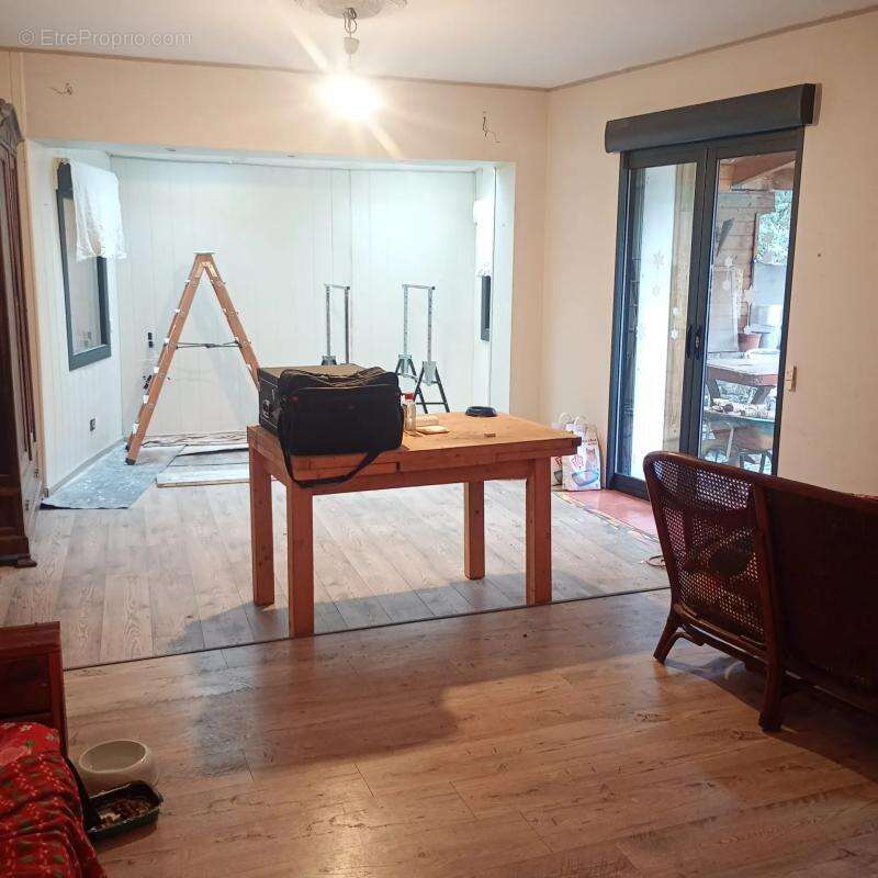 Maison à SAINT-CHRISTOPHE-SUR-DOLAISON