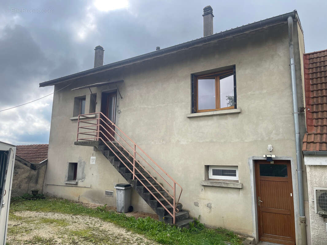 Maison à LA BATIE-DIVISIN