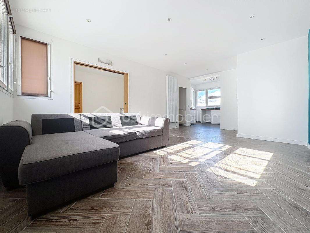 Appartement à NANTERRE