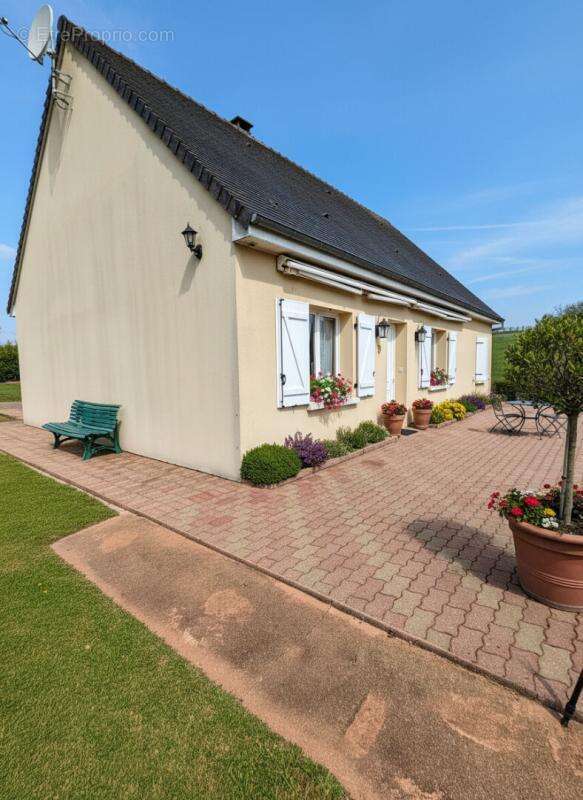 Nord Vendome, pavillon tout confort sur terrain 1,5 ha et dépendances - photo 2