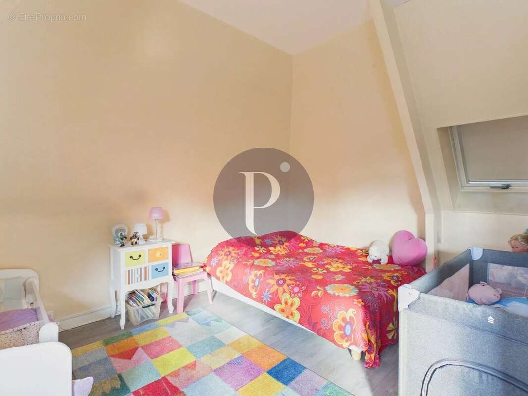 Maison à VERRIERES-LE-BUISSON