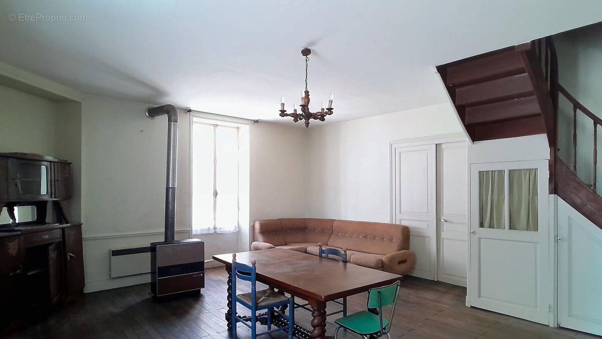 Maison à CHAPELLE-VIVIERS