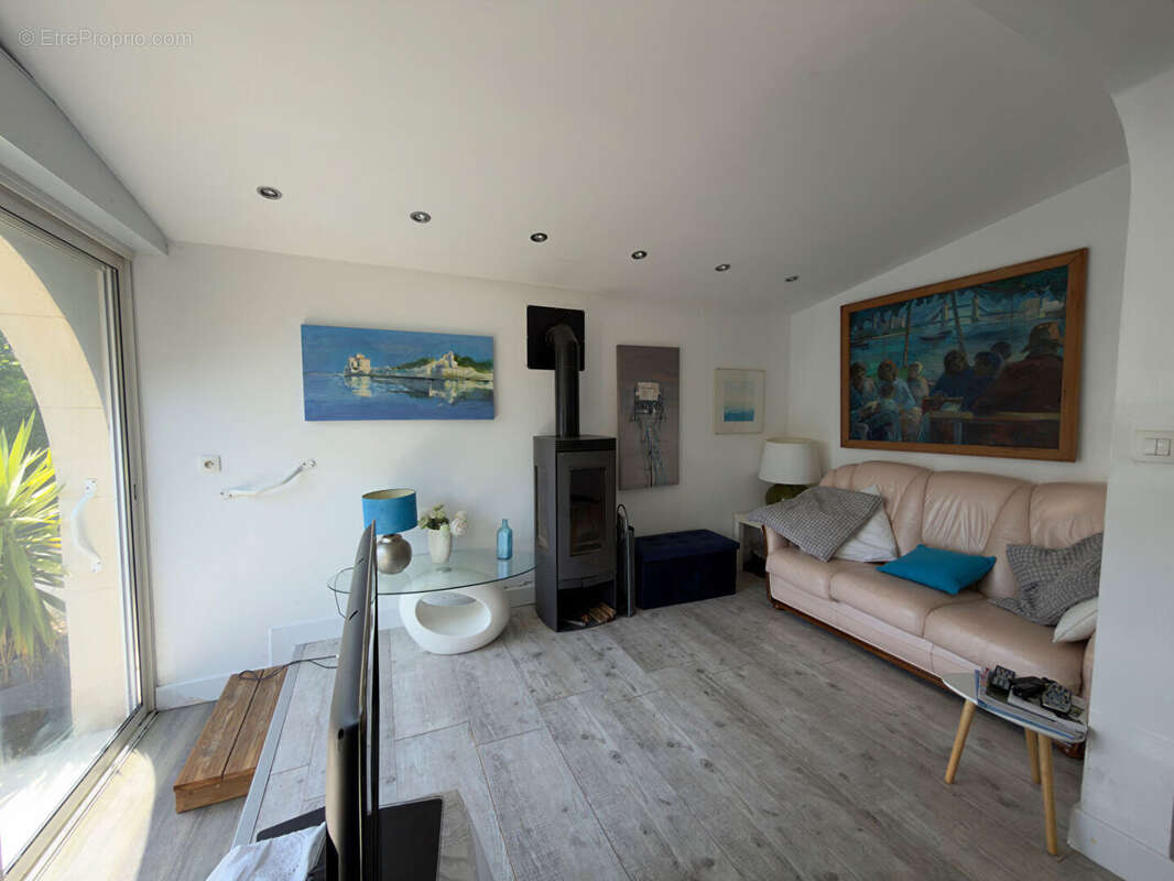 Maison 135 m² à Mortagne-Sur-Gironde  - photo 5