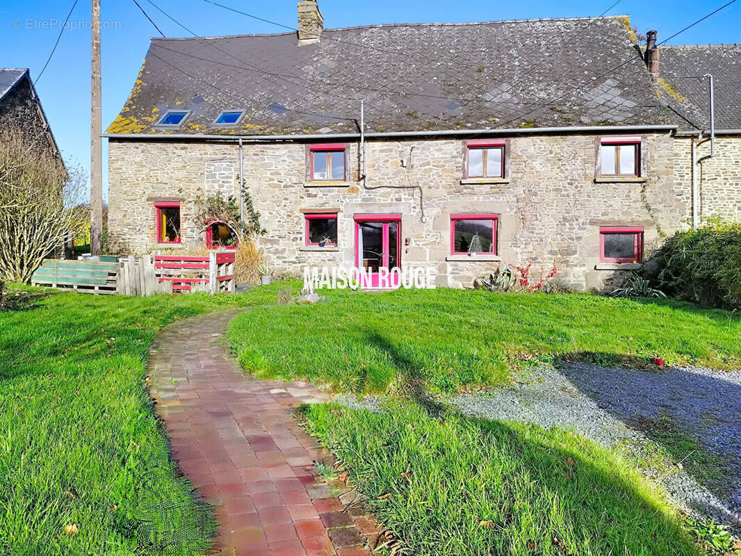 Maison à COMBOURG