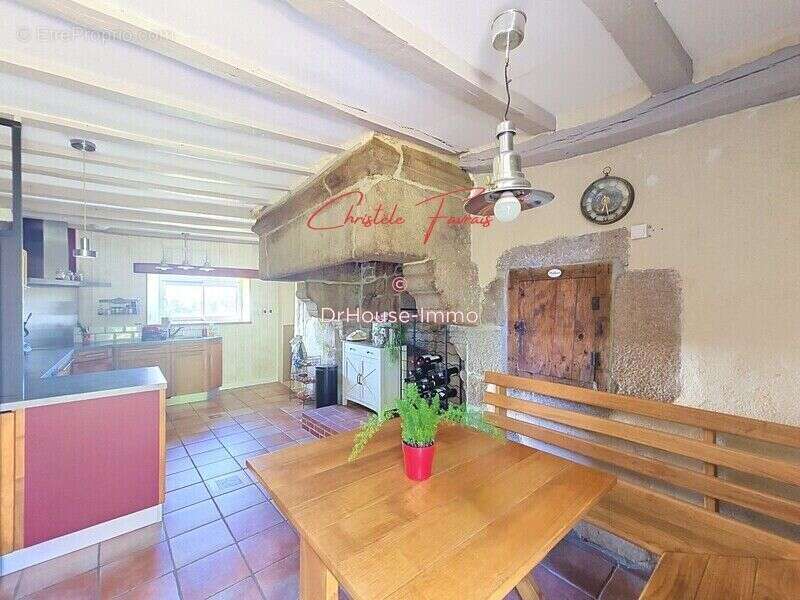 Maison 155 m² à Louvigne-Du-Desert  - photo 8