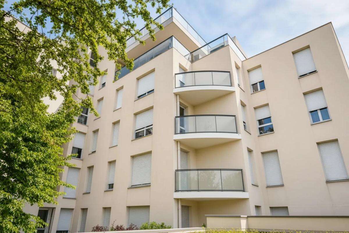 Lyon 8 - T3 , Balcon et Garage en Sus - photo 12