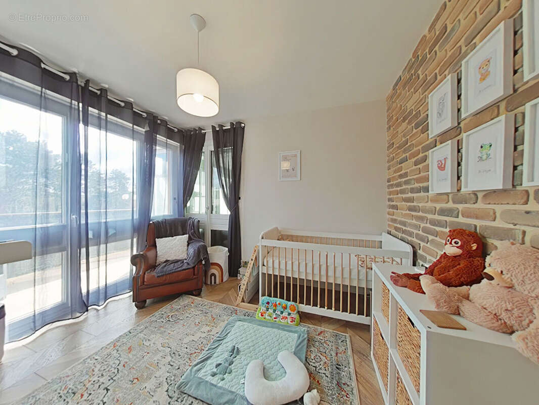 Appartement à FONTENAY-LE-FLEURY