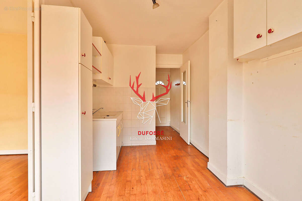 Appartement à LA TOUR-DE-SALVAGNY