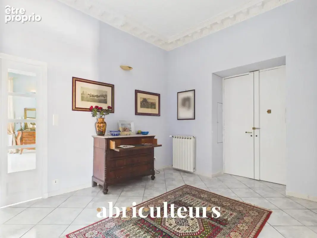 Superbe appartement traversant rénové de 136,81 m² en vente À 30 mètres du Port de Nice (06300) - photo 4