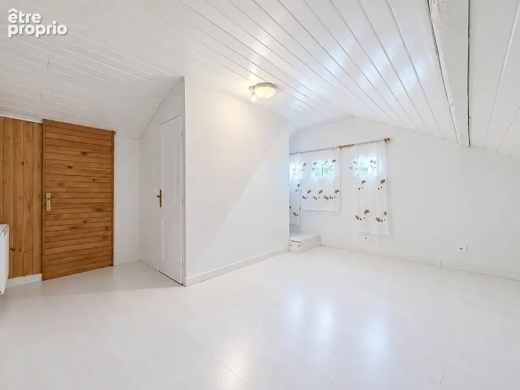 Maison 155 m²  T5 avec deux studios indépendants – GAILLARD (74) - photo 8