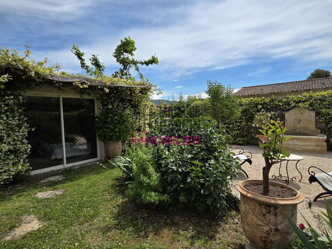 Maison à L'ISLE-SUR-LA-SORGUE
