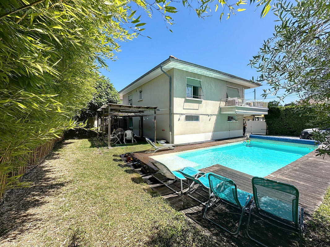 Maison à TASSIN-LA-DEMI-LUNE