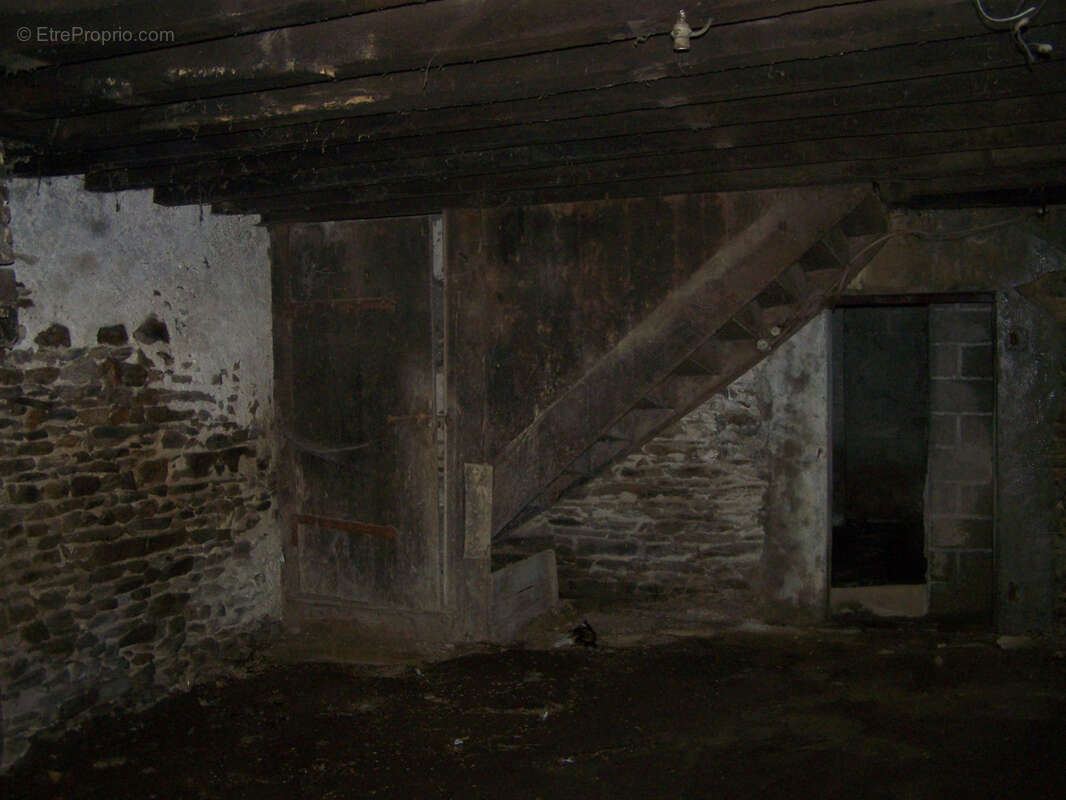 Maison à NOUZERINES