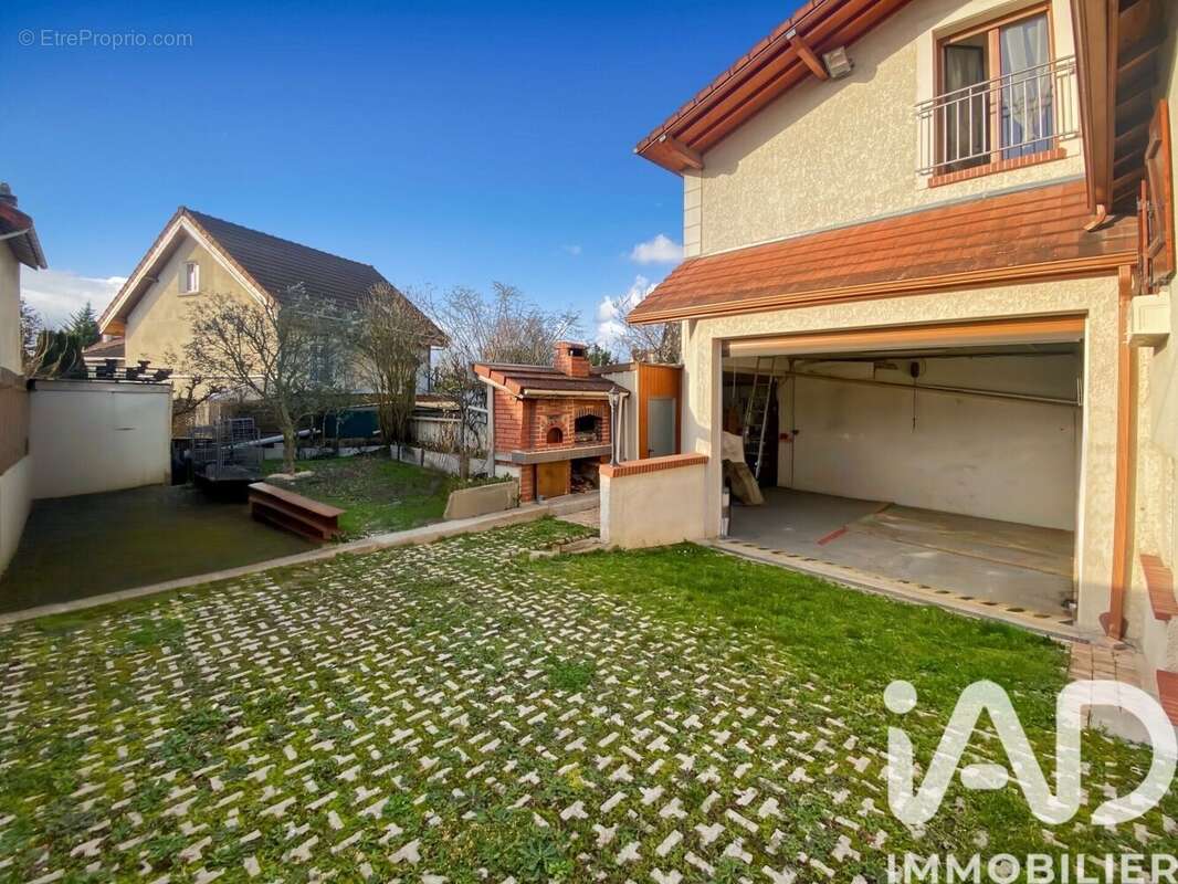 Photo 2 - Maison à BRUNOY