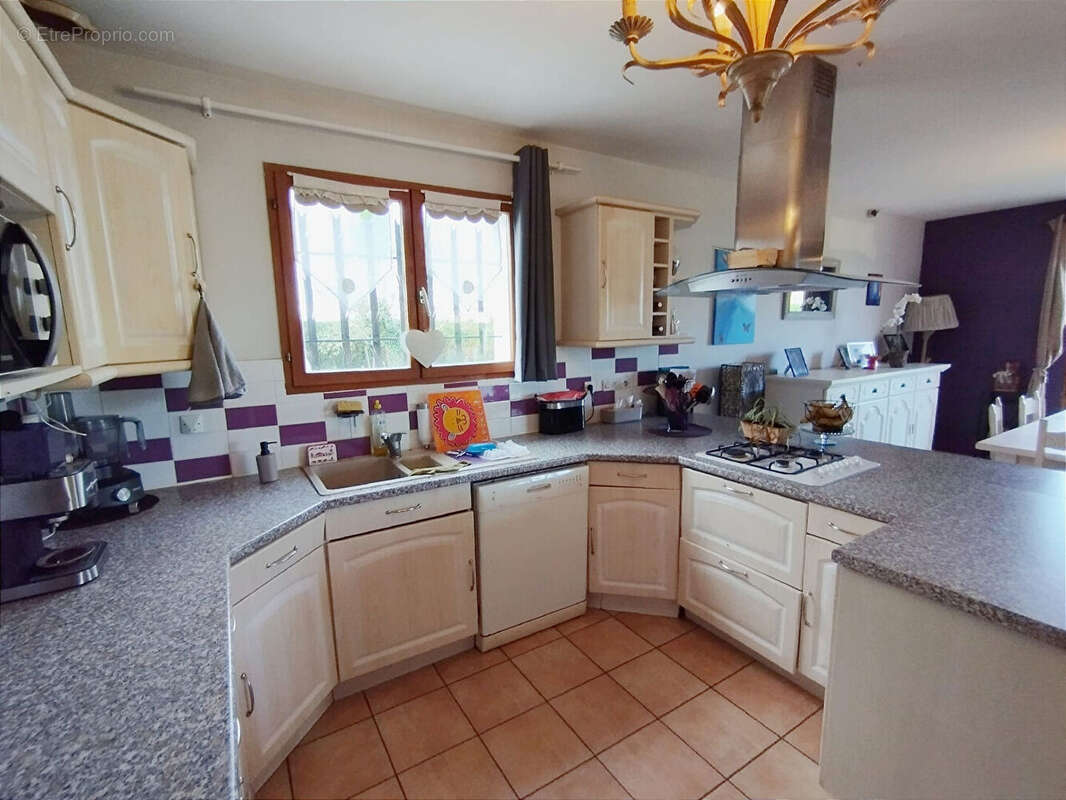 Maison à MOULIETS-ET-VILLEMARTIN