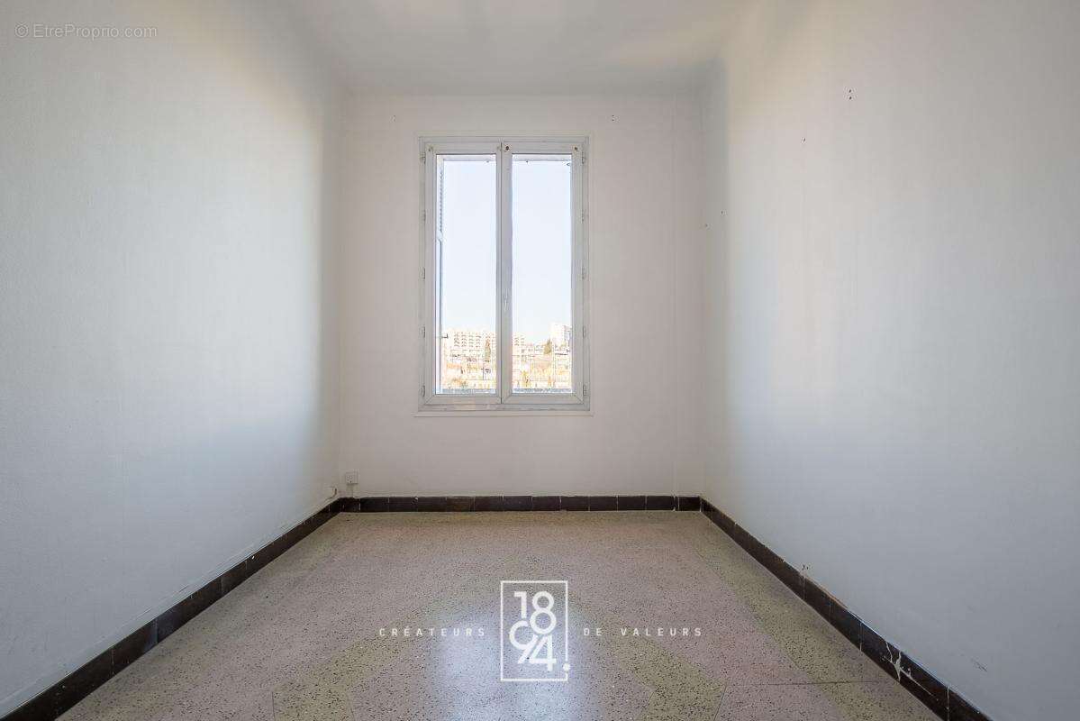 Appartement à MARSEILLE-5E