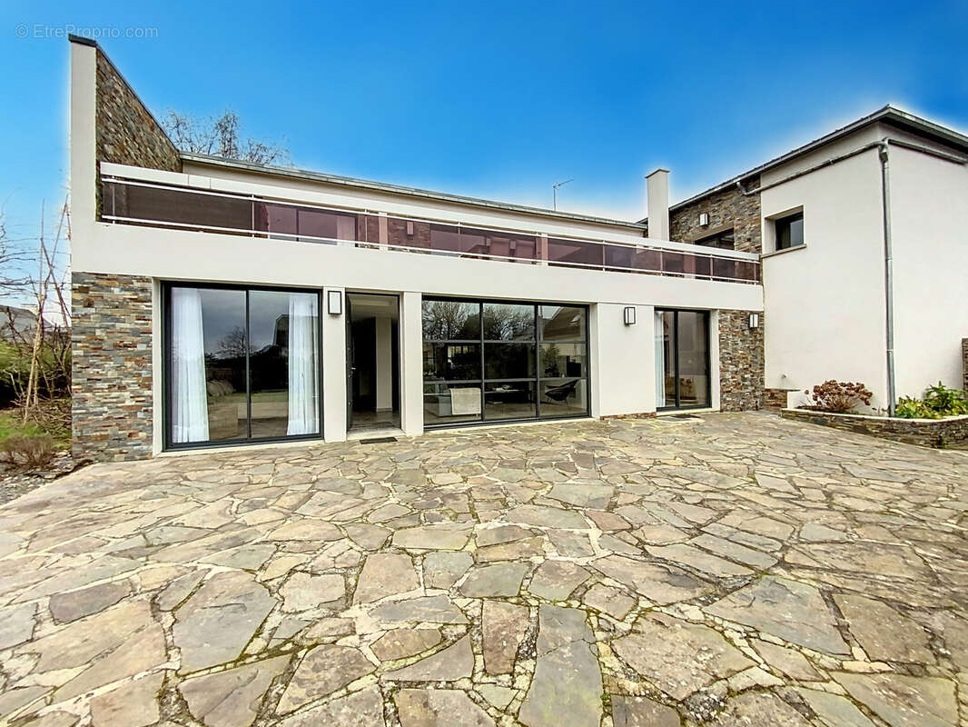 Maison à DONVILLE-LES-BAINS