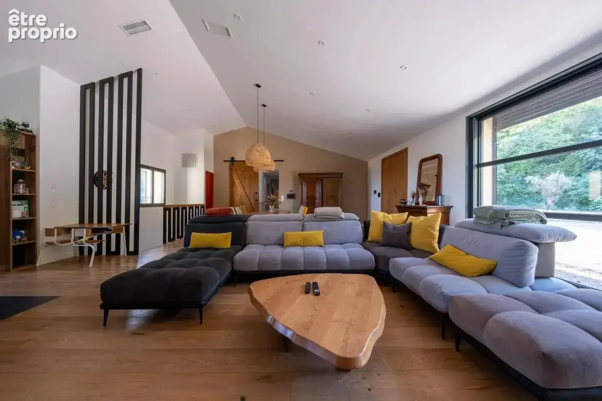 Maison 8 pièces 256 m² · à Mas-Saintes-Puelles · 256 m² · 549 000 €
