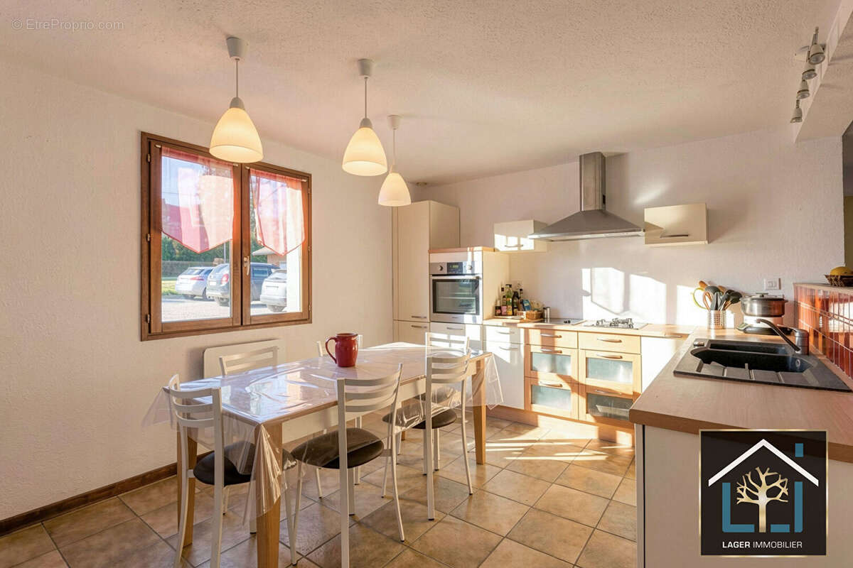 Maison  Faramans avec magnifique terrain et plan d'eau - photo 4
