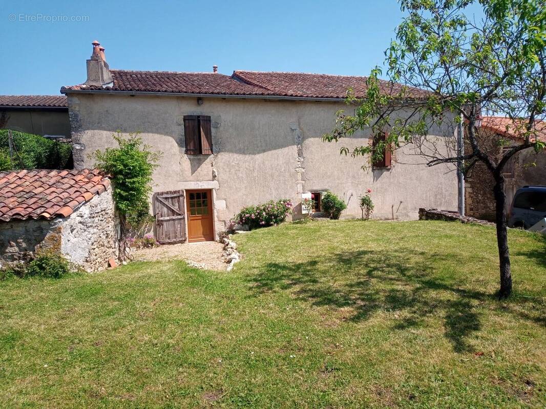 Maison à CHARROUX
