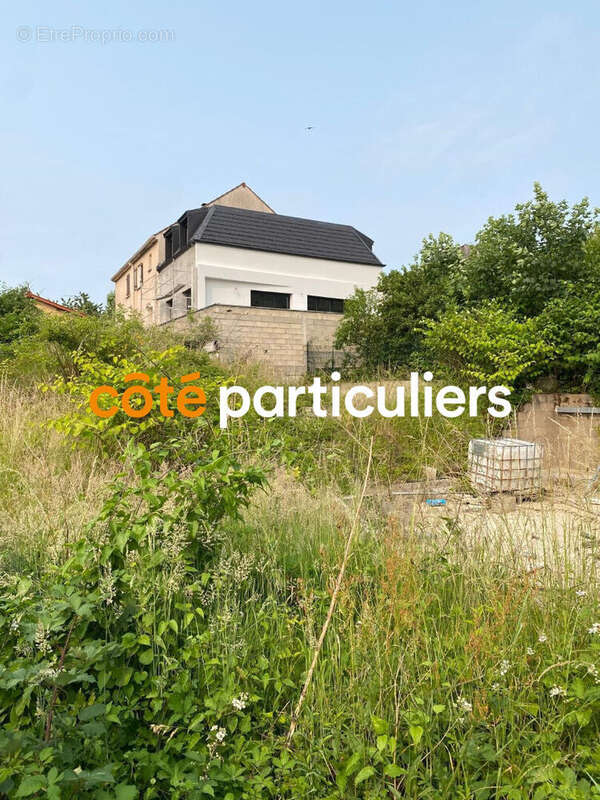 Terrain à VILLENEUVE-SAINT-GEORGES