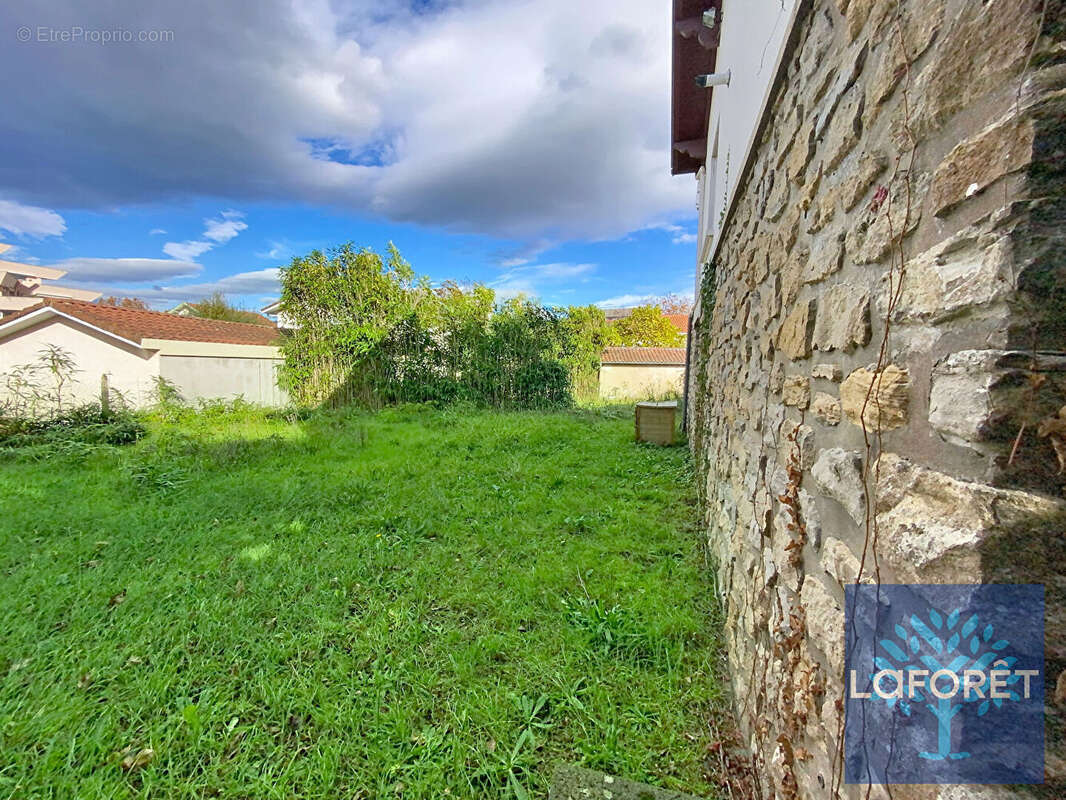 Villa Pomade- Fort potentiel dans un quartier très recherché de Dax - photo 9