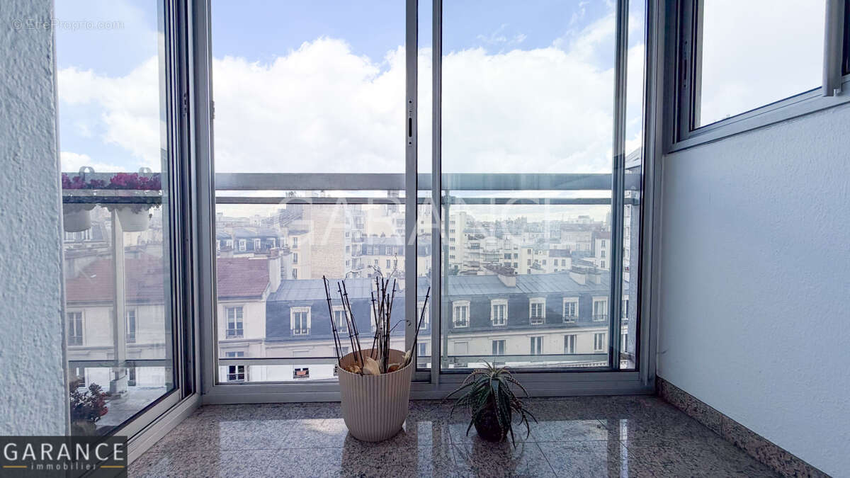 Appartement à PARIS-14E