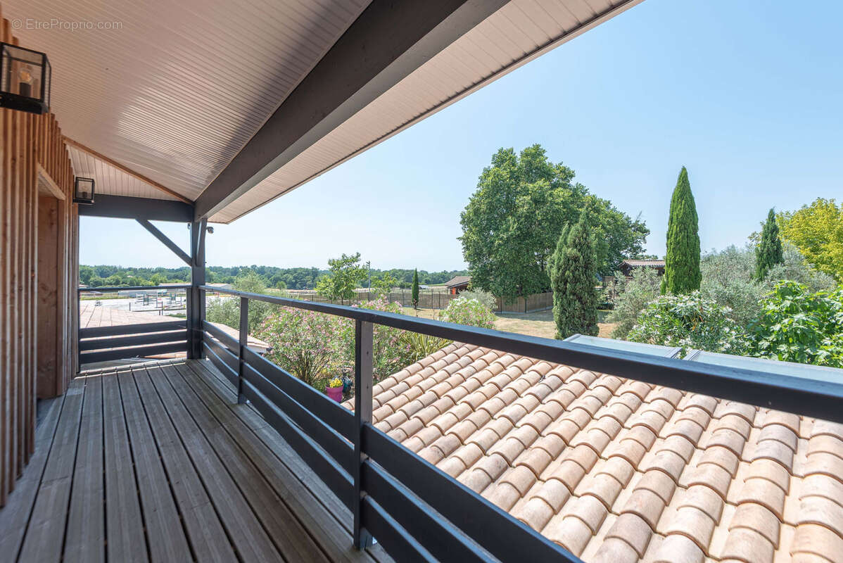 Charmante maison en pierre - 315m2 - creon - photo 23