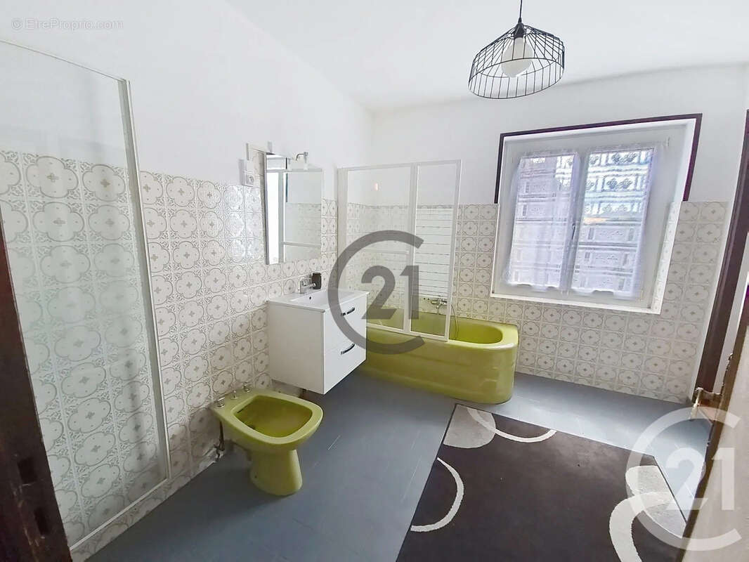 Maison 296 m² à Escamps  - photo 5