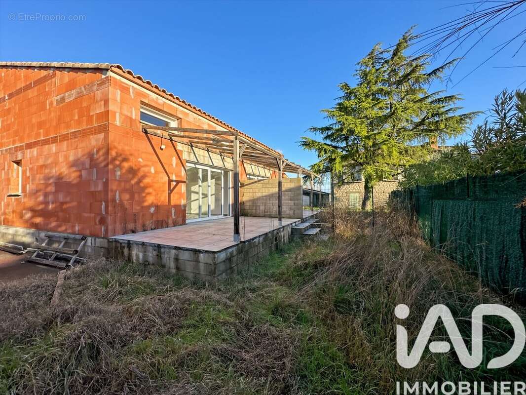 Photo 3 - Maison à SAINT-CHAPTES