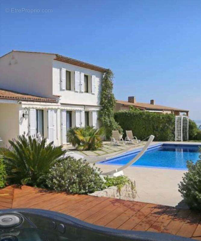 Maison à VILLENEUVE-LOUBET