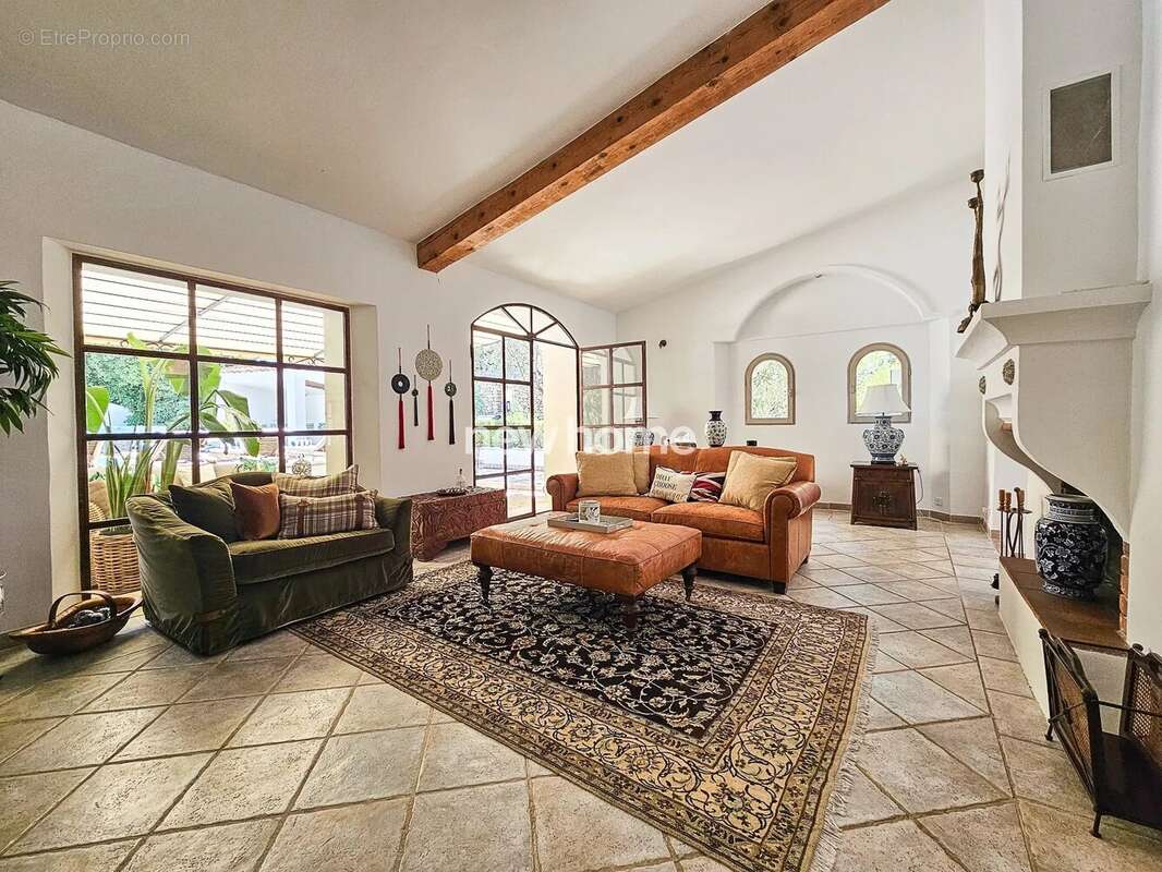 Magnifique bastide en pierre avec jardin clos et belle piscine avec cuisine d?été - photo 25
