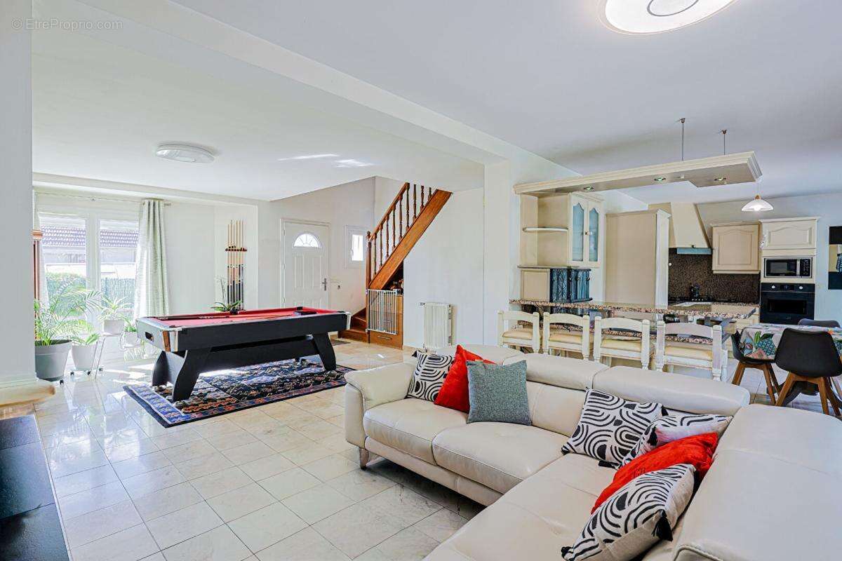 Maison Saulx Les Chartreux  7 pièce(s) 149,47m2 - photo 3