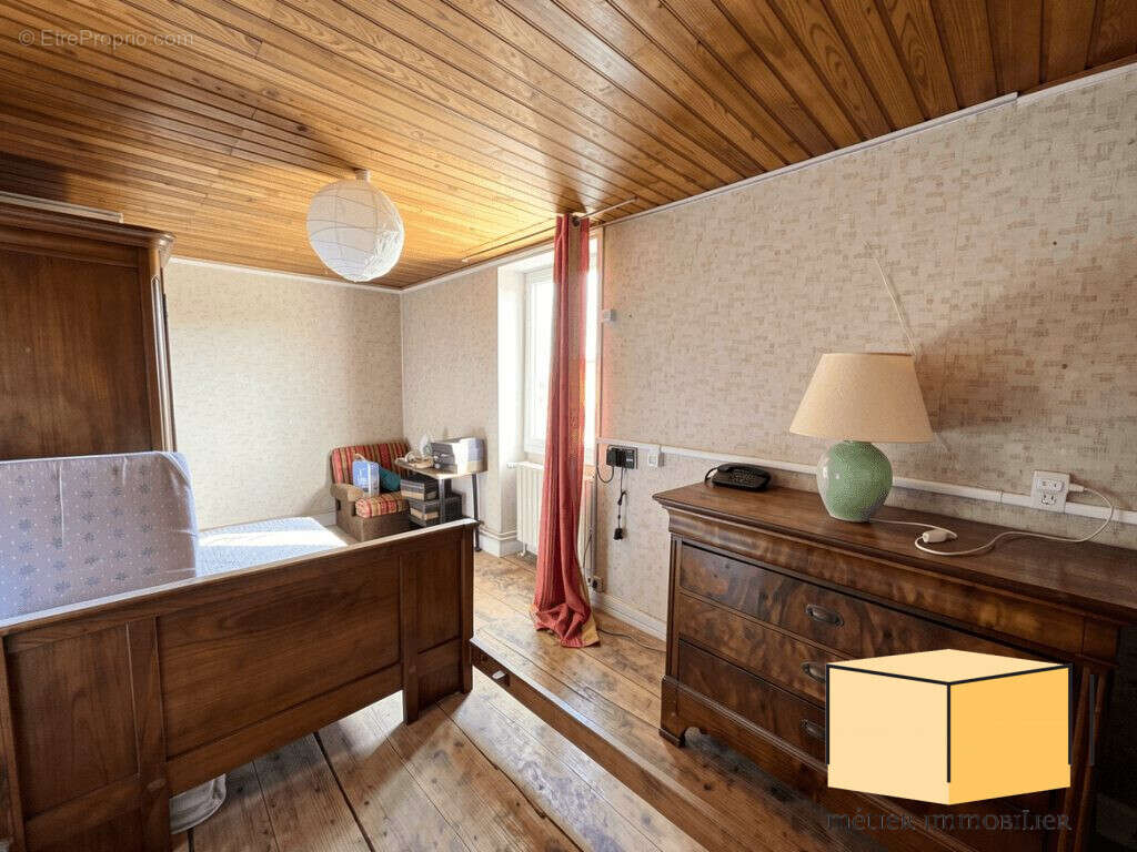 Maison à AMBLEON