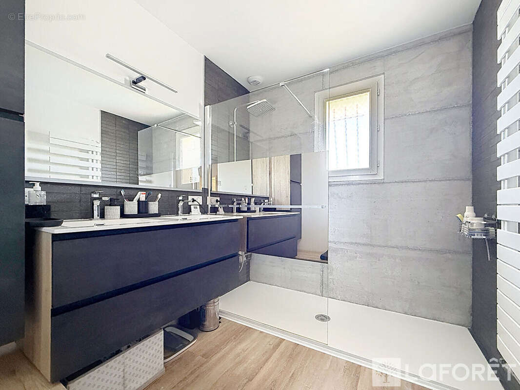 Maison à BOURGOIN-JALLIEU