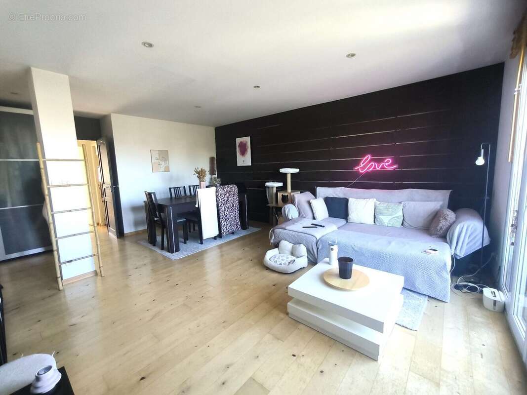 Appartement à SAINT-ETIENNE