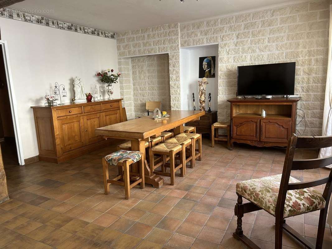 Maison à CONDE-SUR-NOIREAU